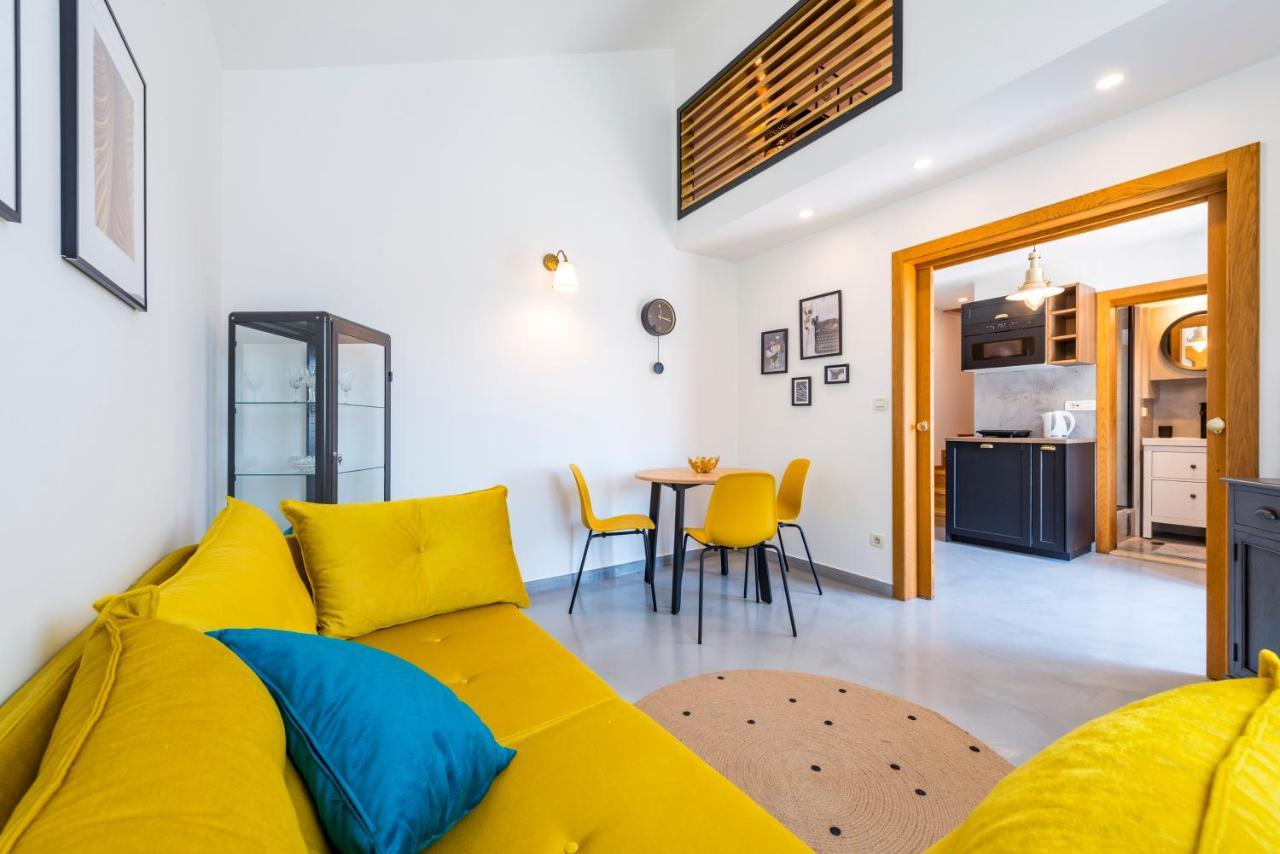 Apartment Couple Getaway *